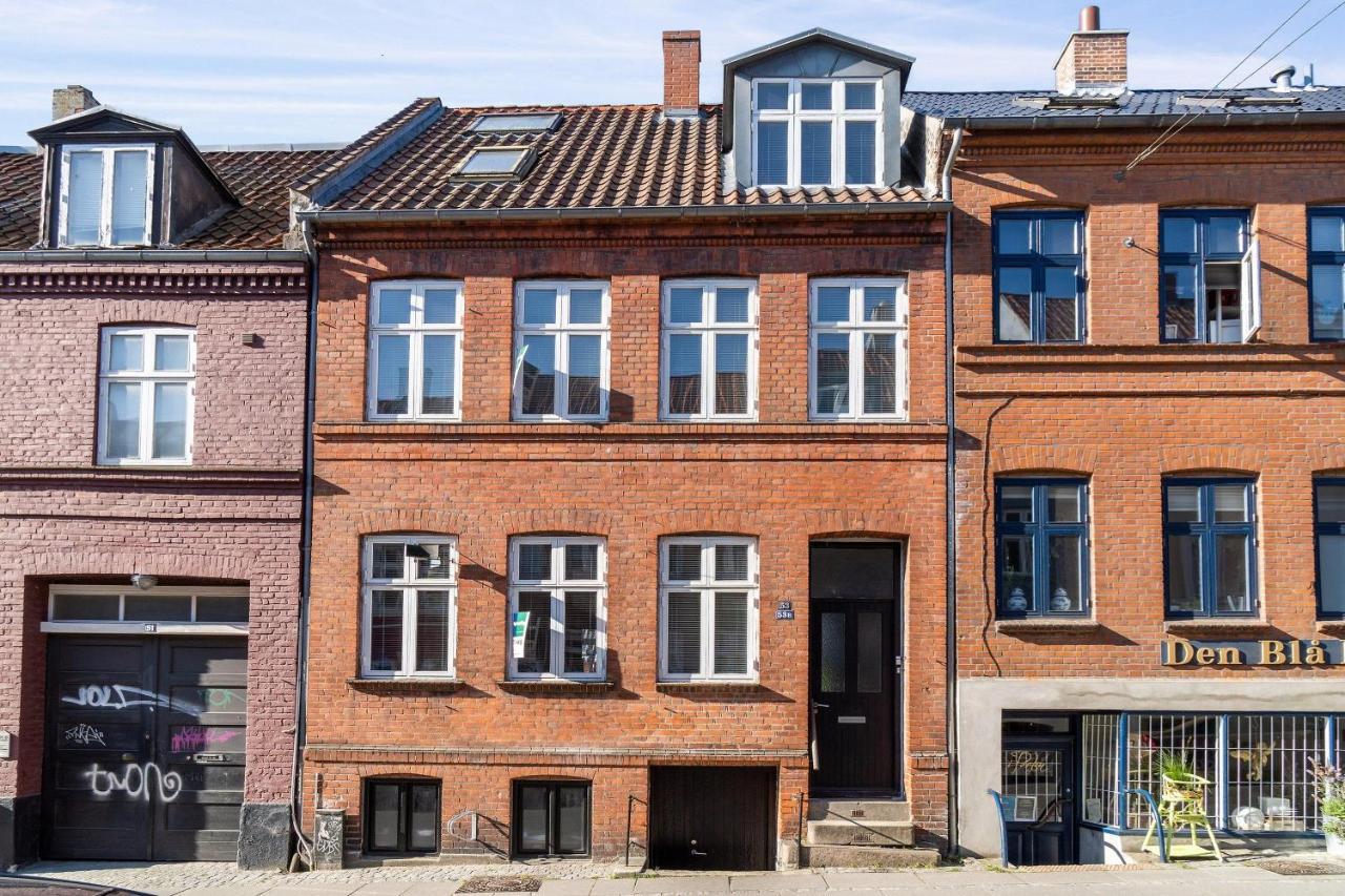 Beautiful Private Apartment, With Garden, Roof Terraze, 150 Square M, 2 Floors, 2 Bedrooms And An Extra Bed In The Livingroom Århus 外观 照片
